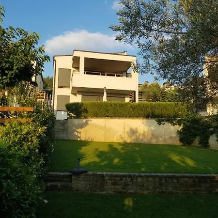 فيلة Great Farke Lunder